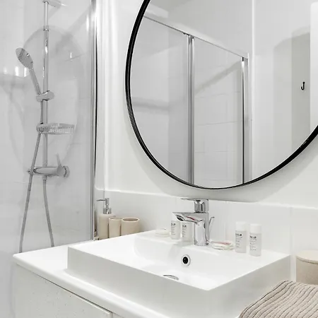 New Near Montparnasse In 15 * Parigi