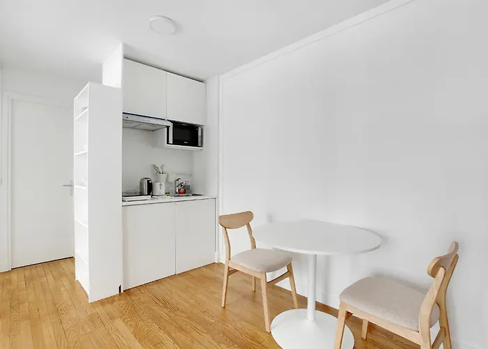 New Near Montparnasse In 15 דירה